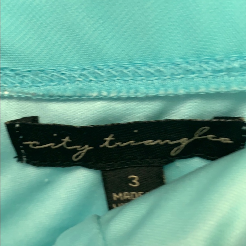 Gown - Picture 3 of 5